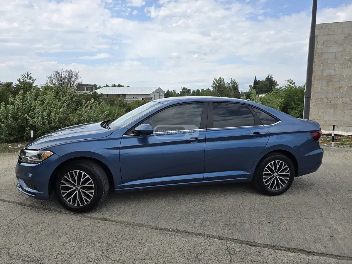 Volkswagen Jetta 2021 — photo 2