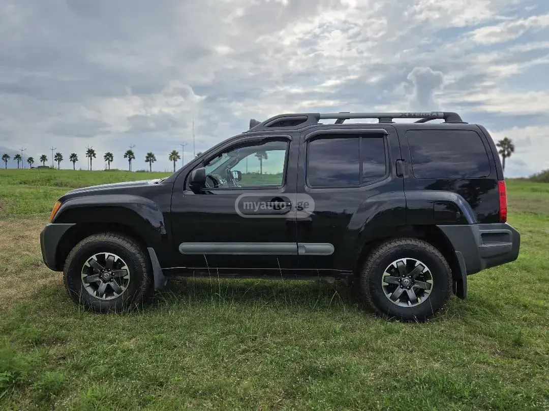 Nissan Xterra 2014 — photo 2