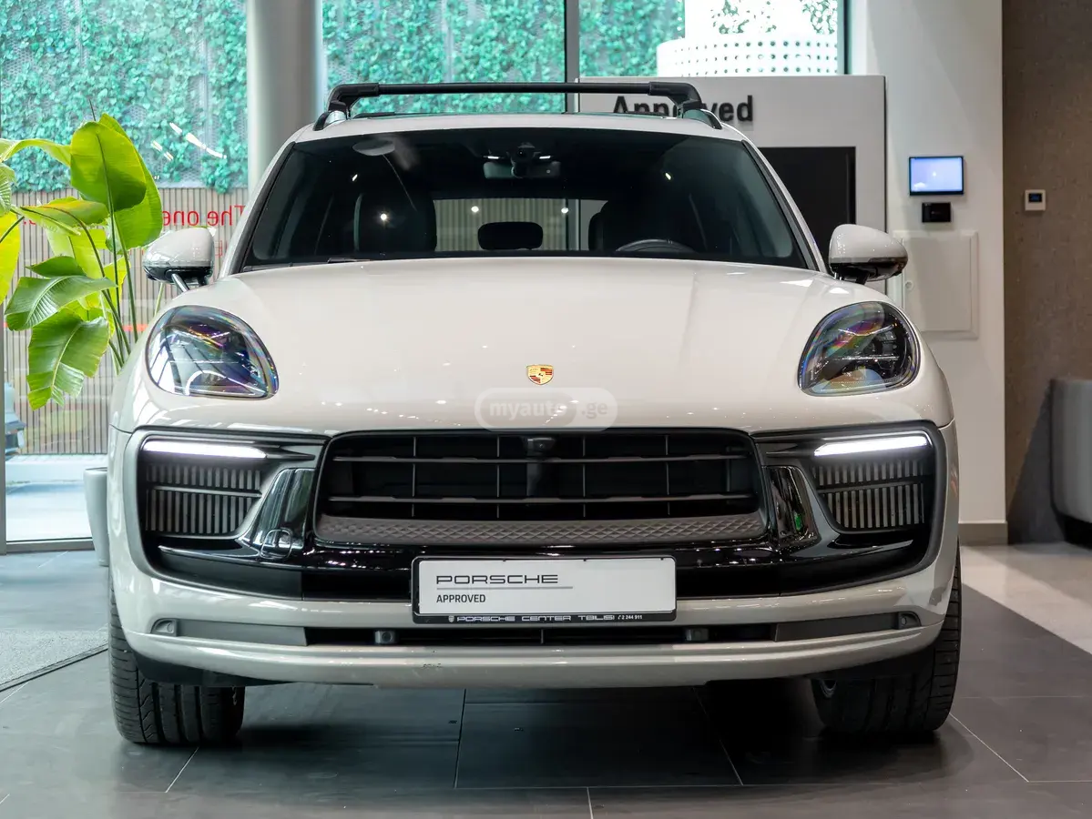 Porsche Macan 2023 — photo 2