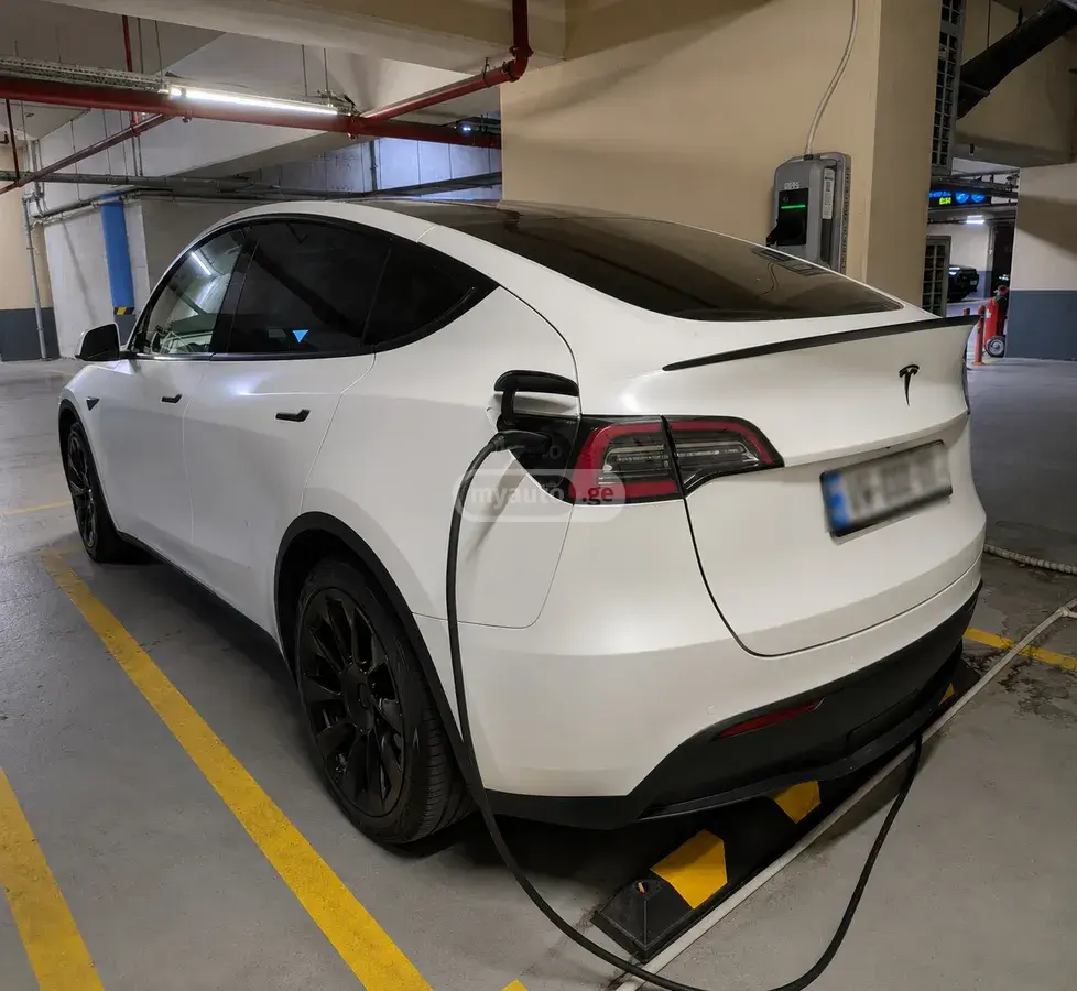 Tesla Model Y 2020 — photo 2