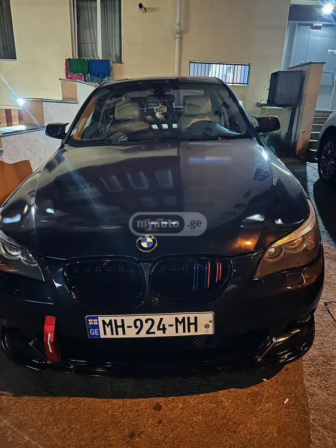 BMW 530 2010 — photo 2