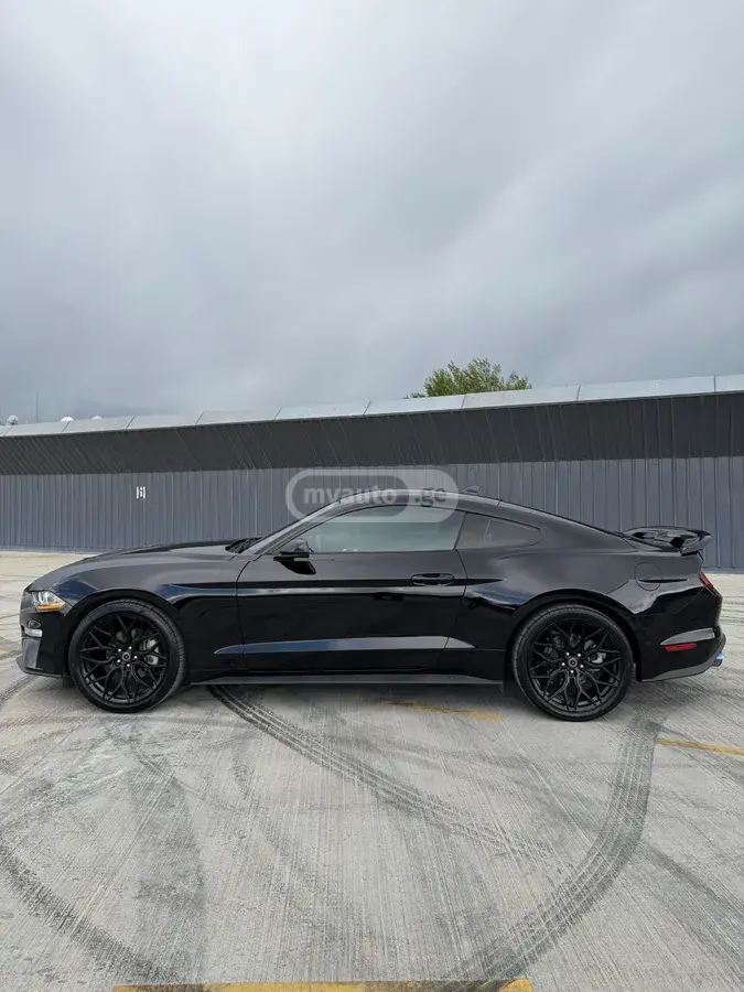 Ford Mustang 2023 — photo 2