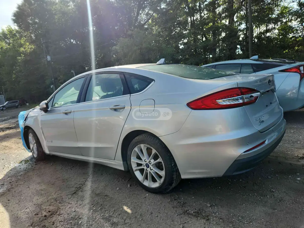 Ford Fusion 2019 — photo 2