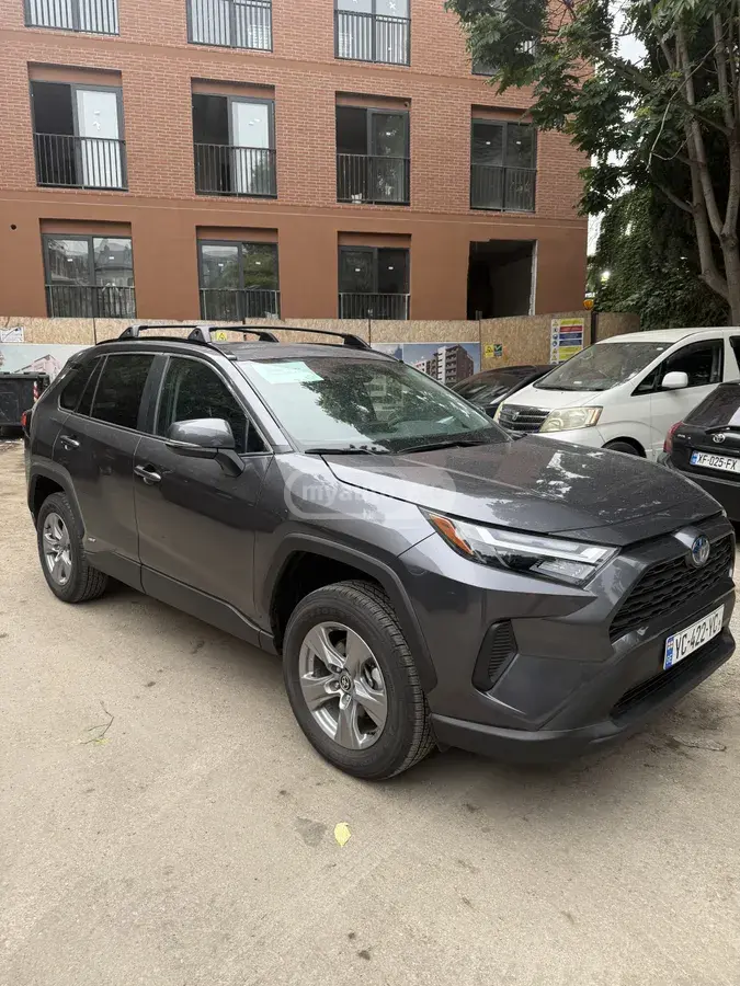 Toyota RAV4 2025 — photo 2