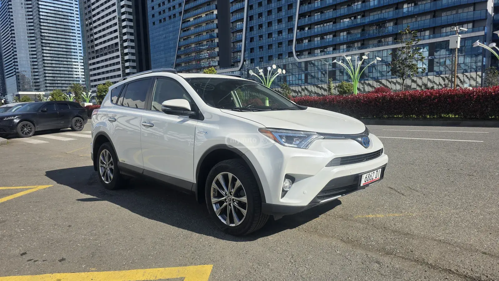 Toyota RAV4 2017 — photo 2