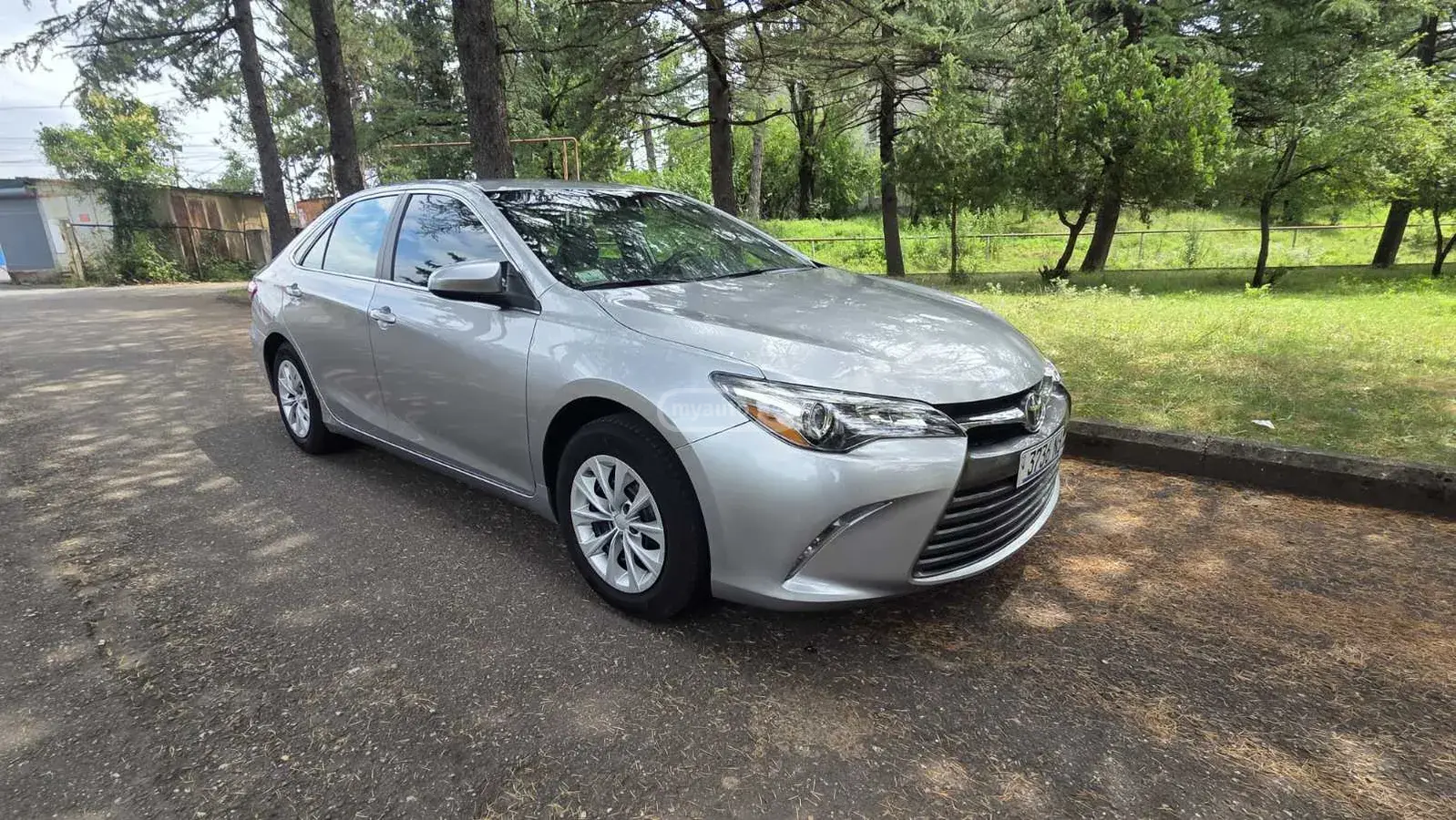 Toyota Camry 2017 — photo 2