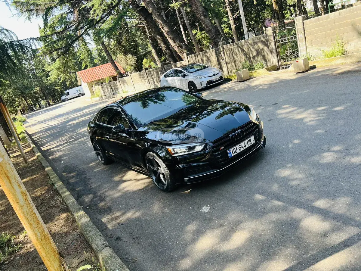 Audi A5 2018 — photo 2