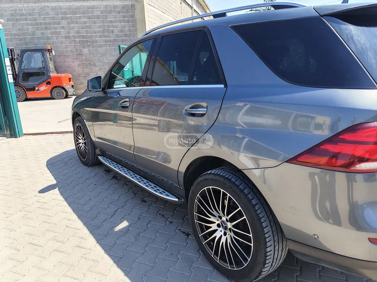Mercedes-Benz GLE 350 2016 — photo 2