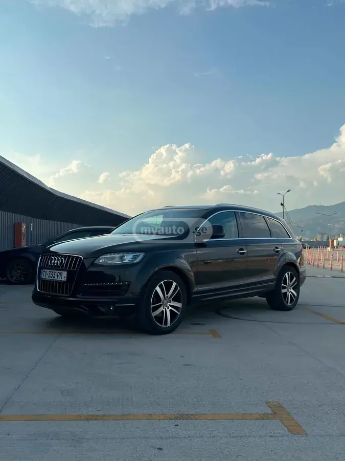 Audi Q7 2010 — photo 2