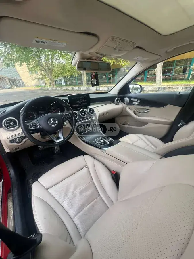 Mercedes-Benz C 300 2016 — photo 2