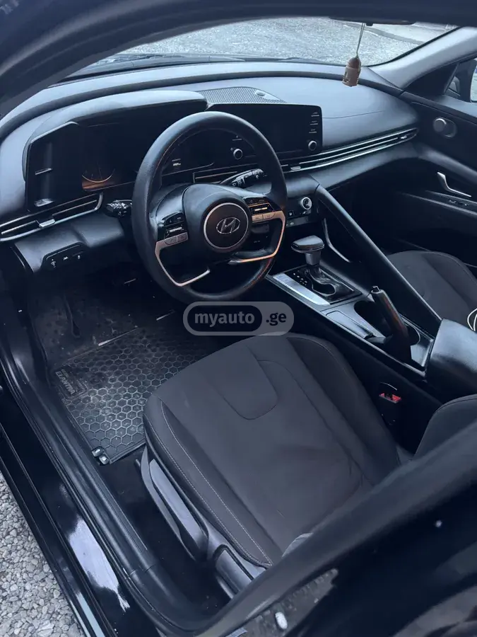 Hyundai Elantra 2021 — photo 2