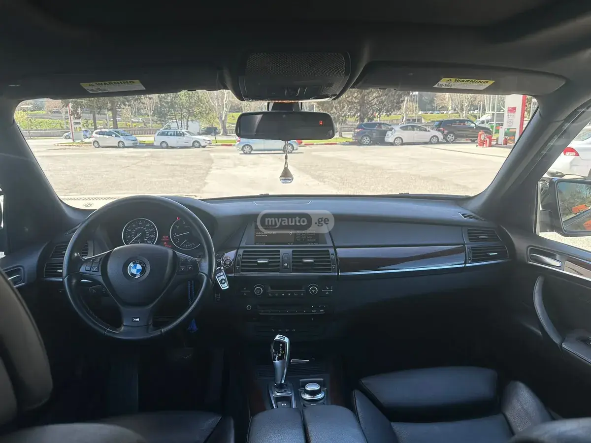 BMW X5 2009 — photo 2