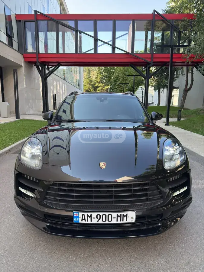 Porsche Macan 2023 — photo 2