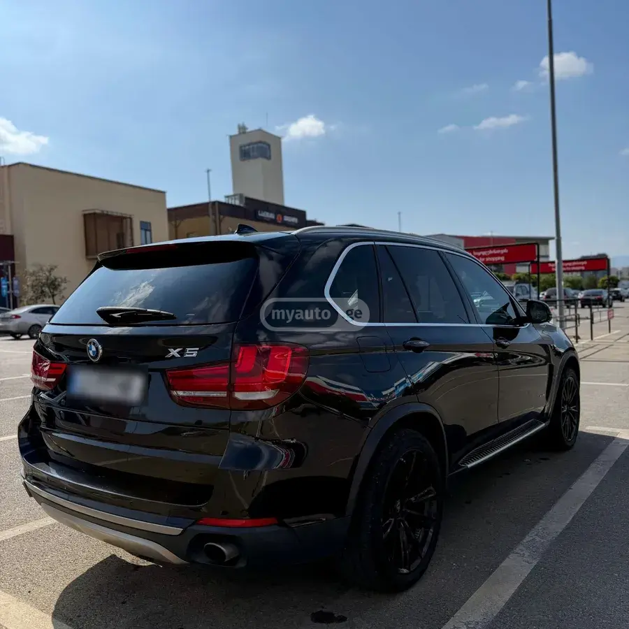 BMW X5 2015 — photo 2