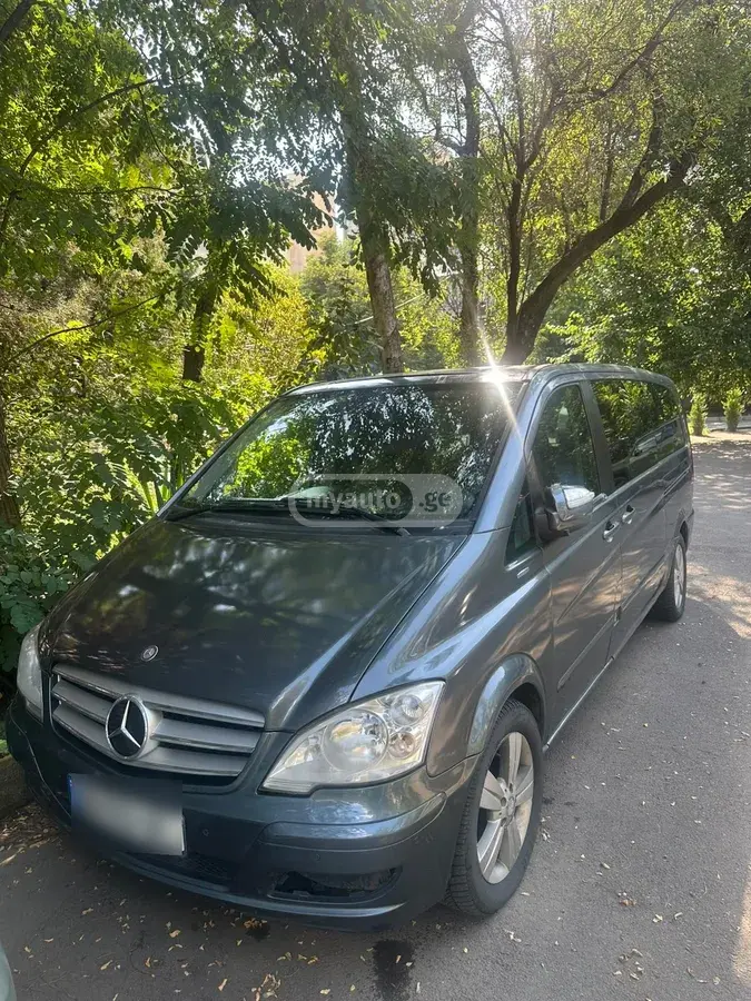 Mercedes-Benz Viano 2011 — photo 2