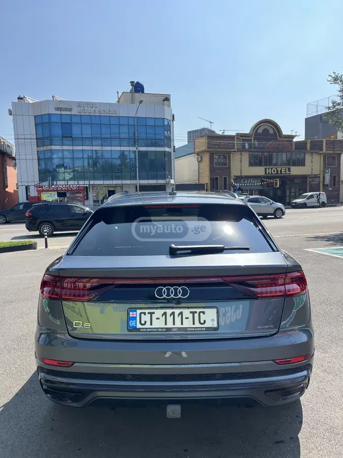 Audi Q8