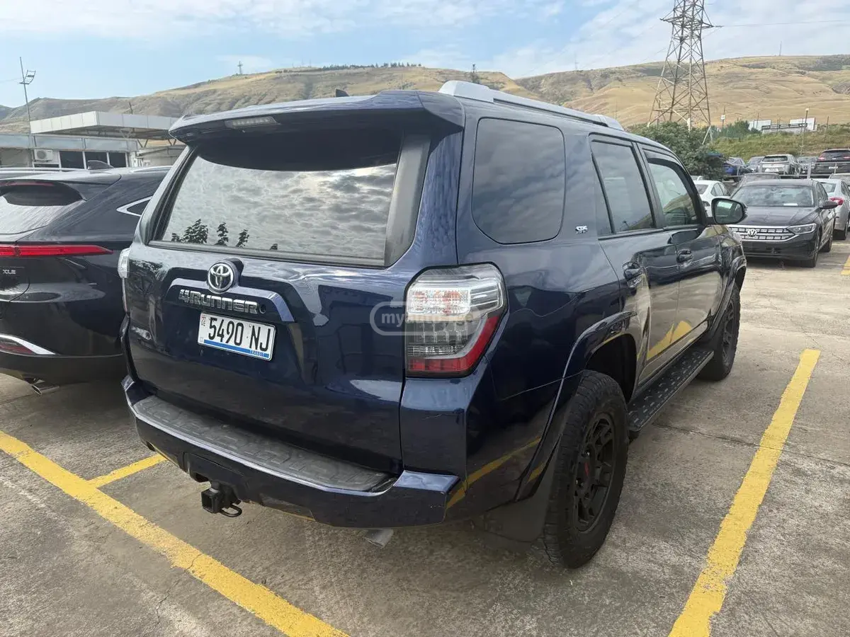 Toyota 4Runner 2015 — photo 2