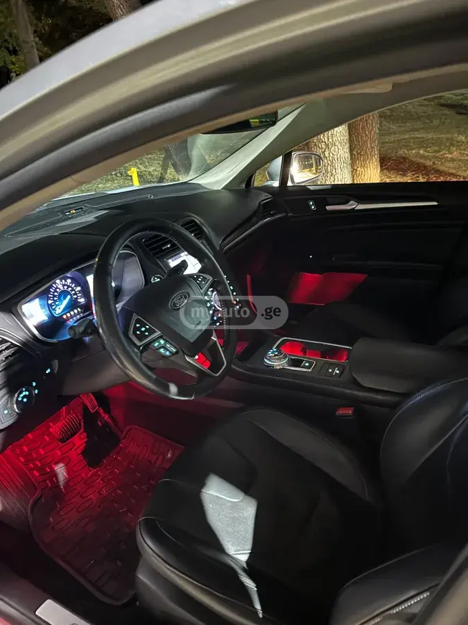 Ford Fusion 2019 — photo 2