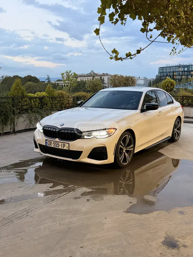 BMW 330