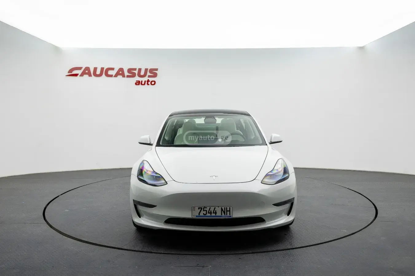 Tesla Model 3 2023 — photo 2
