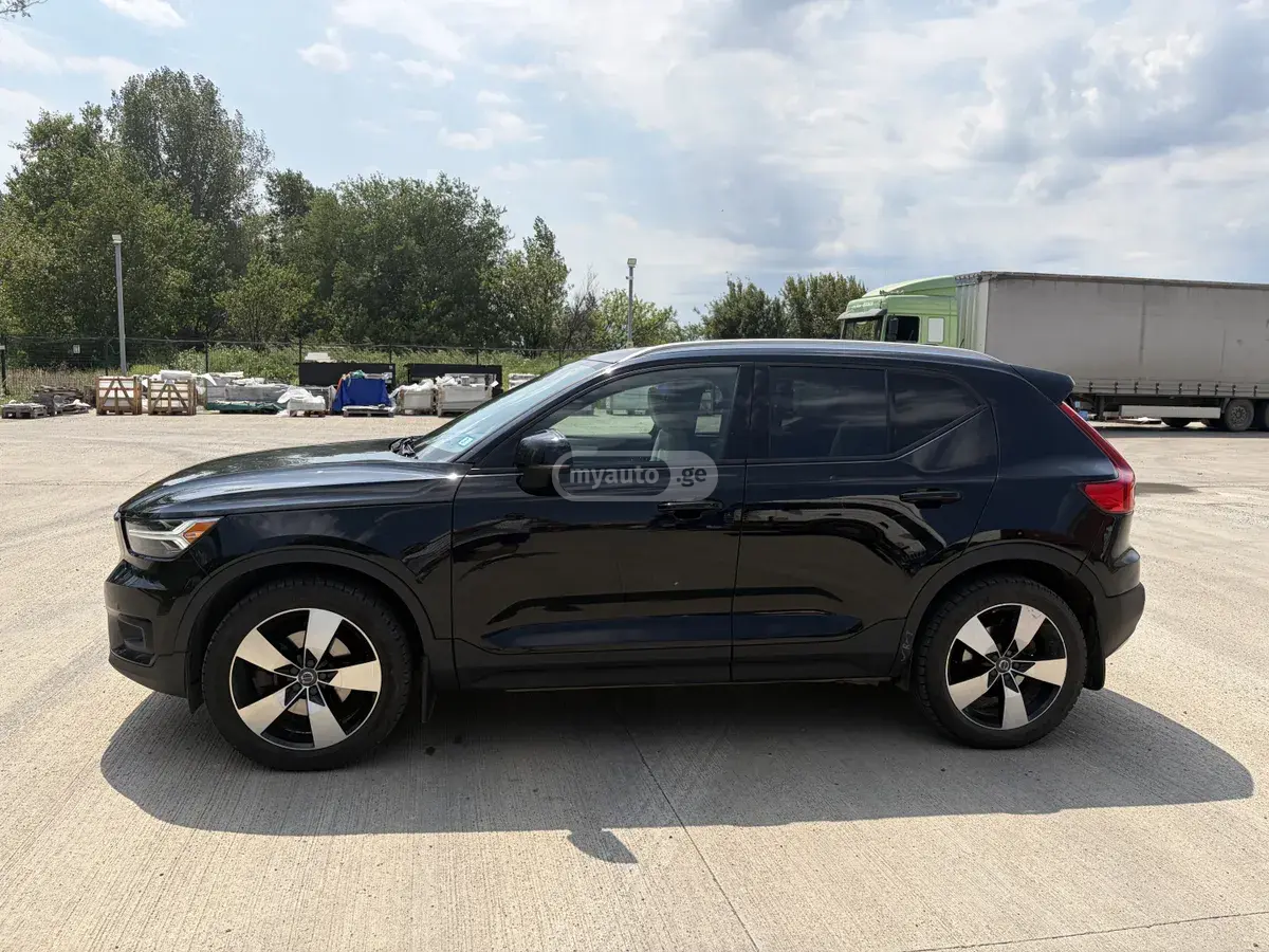 Volvo XC40 2020 — photo 2
