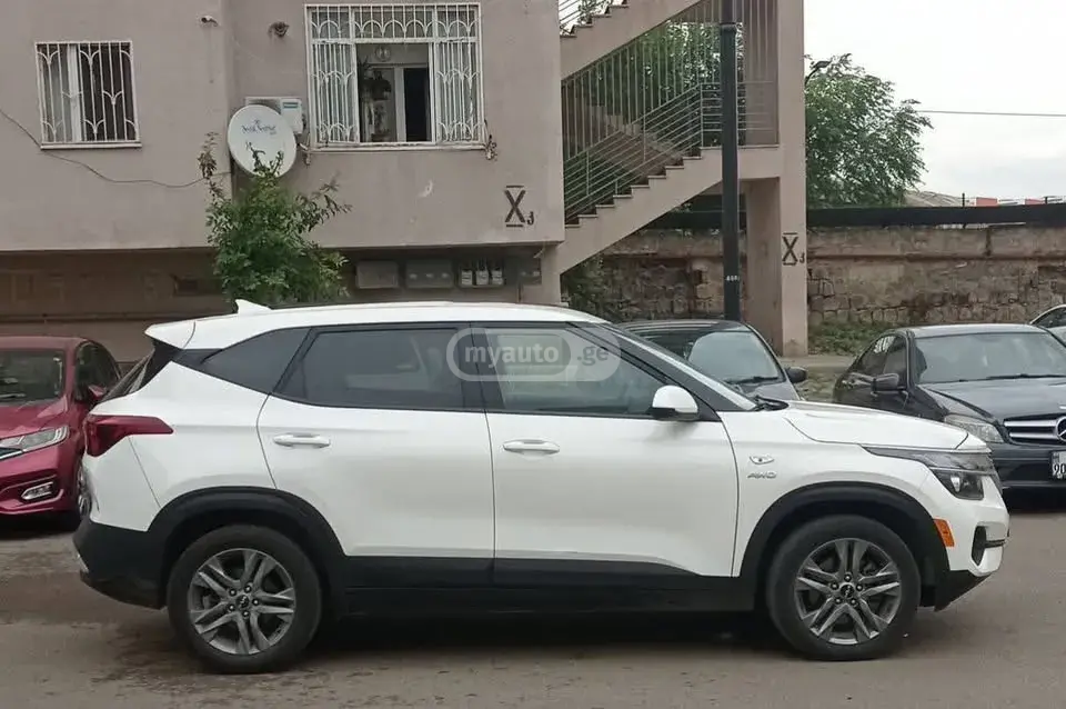 Kia Seltos 2022 — photo 2