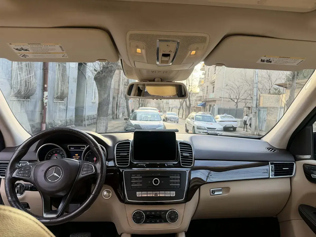 Mercedes-Benz GLE 350 2018 — photo 2