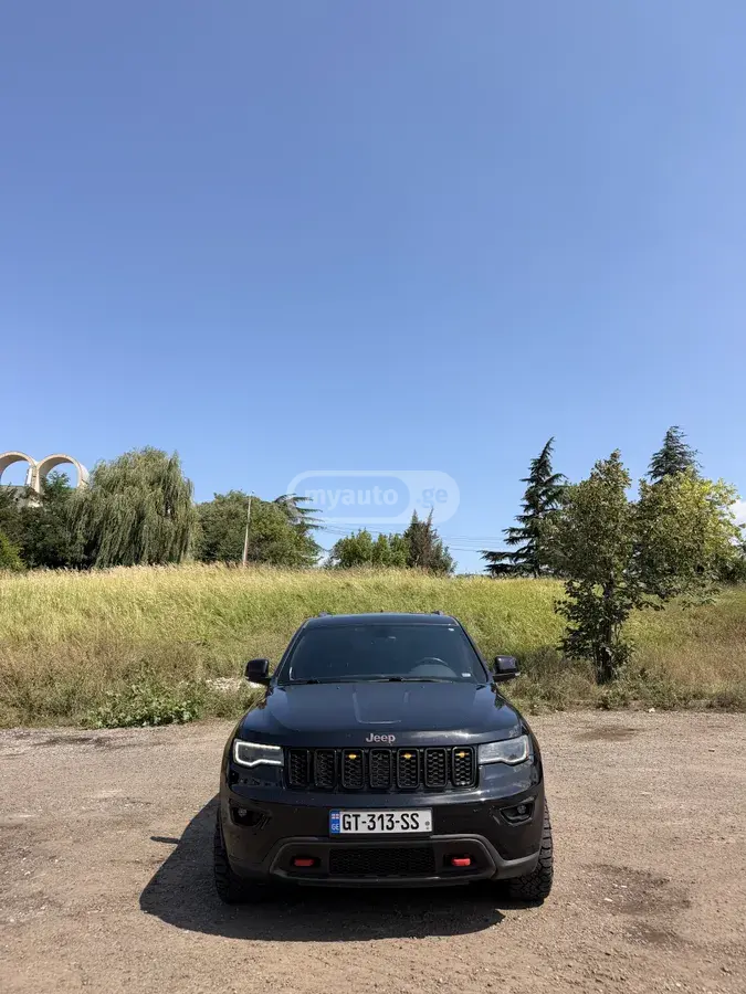 Jeep Grand Cherokee 2018 — photo 2