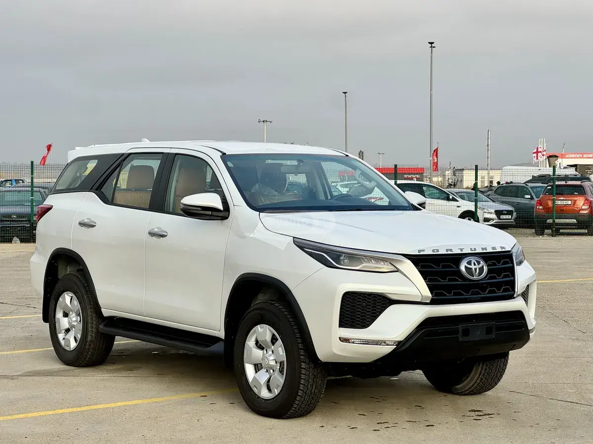 Toyota Fortuner 2024 — photo 2