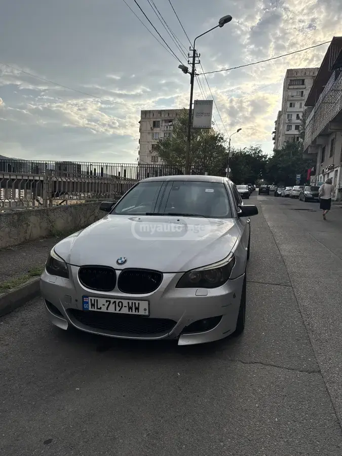 BMW 530 2003 — photo 2
