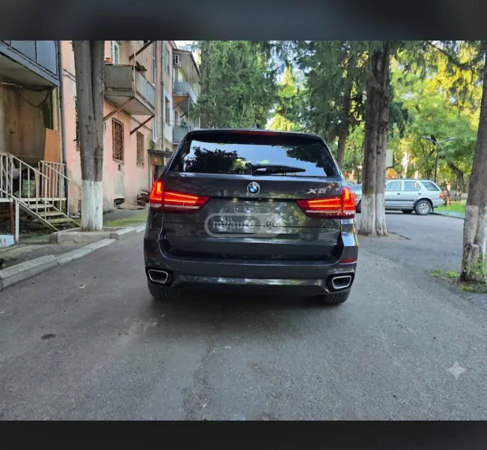 BMW X5 2016 — photo 2