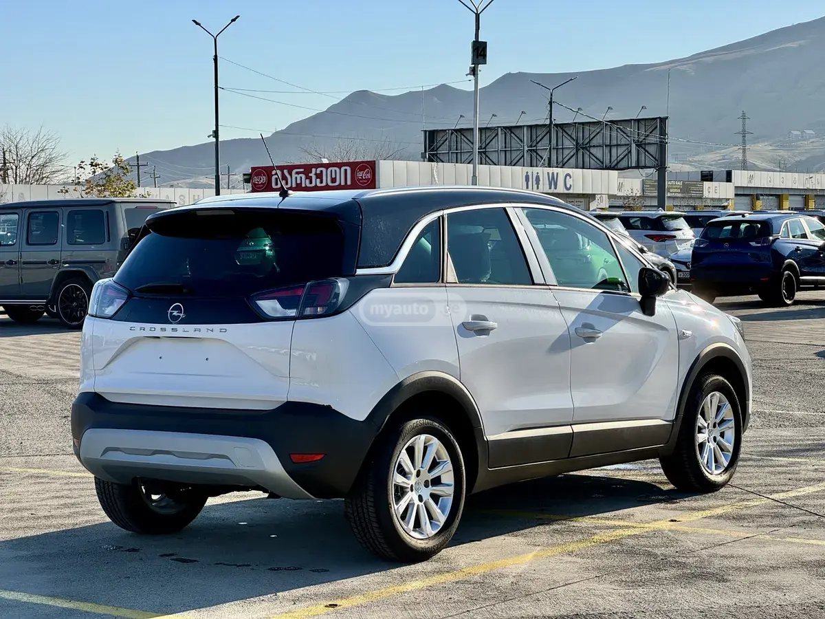 Opel Crossland X 2022 — photo 2