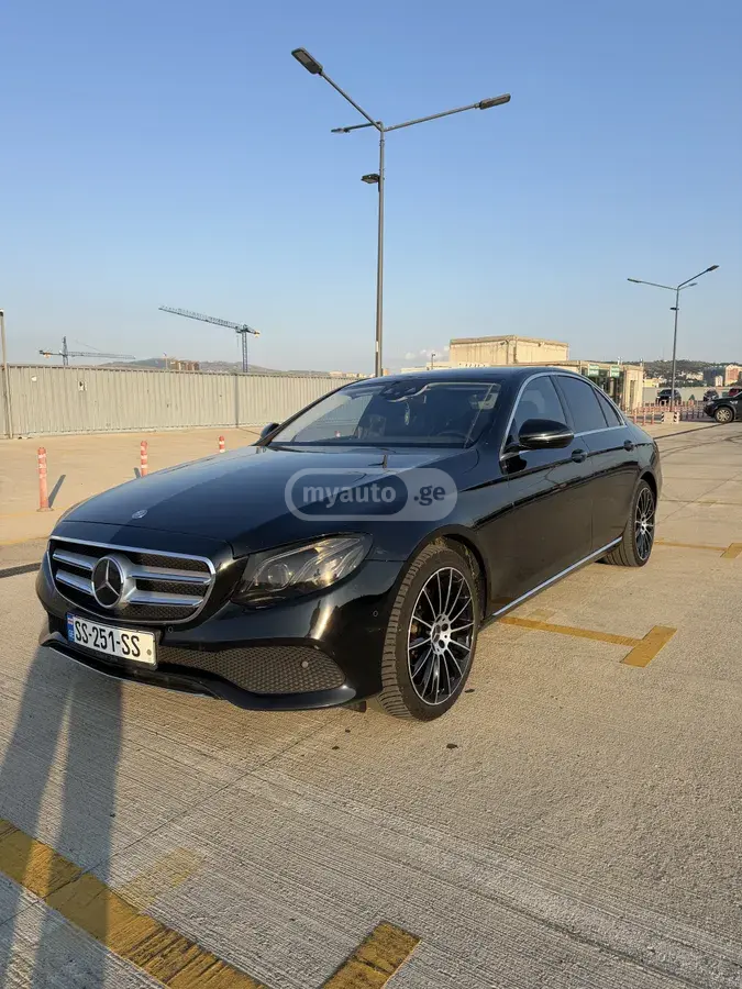 Mercedes-Benz E 200
