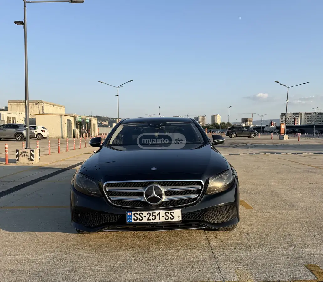 Mercedes-Benz E 200 2017 — photo 2