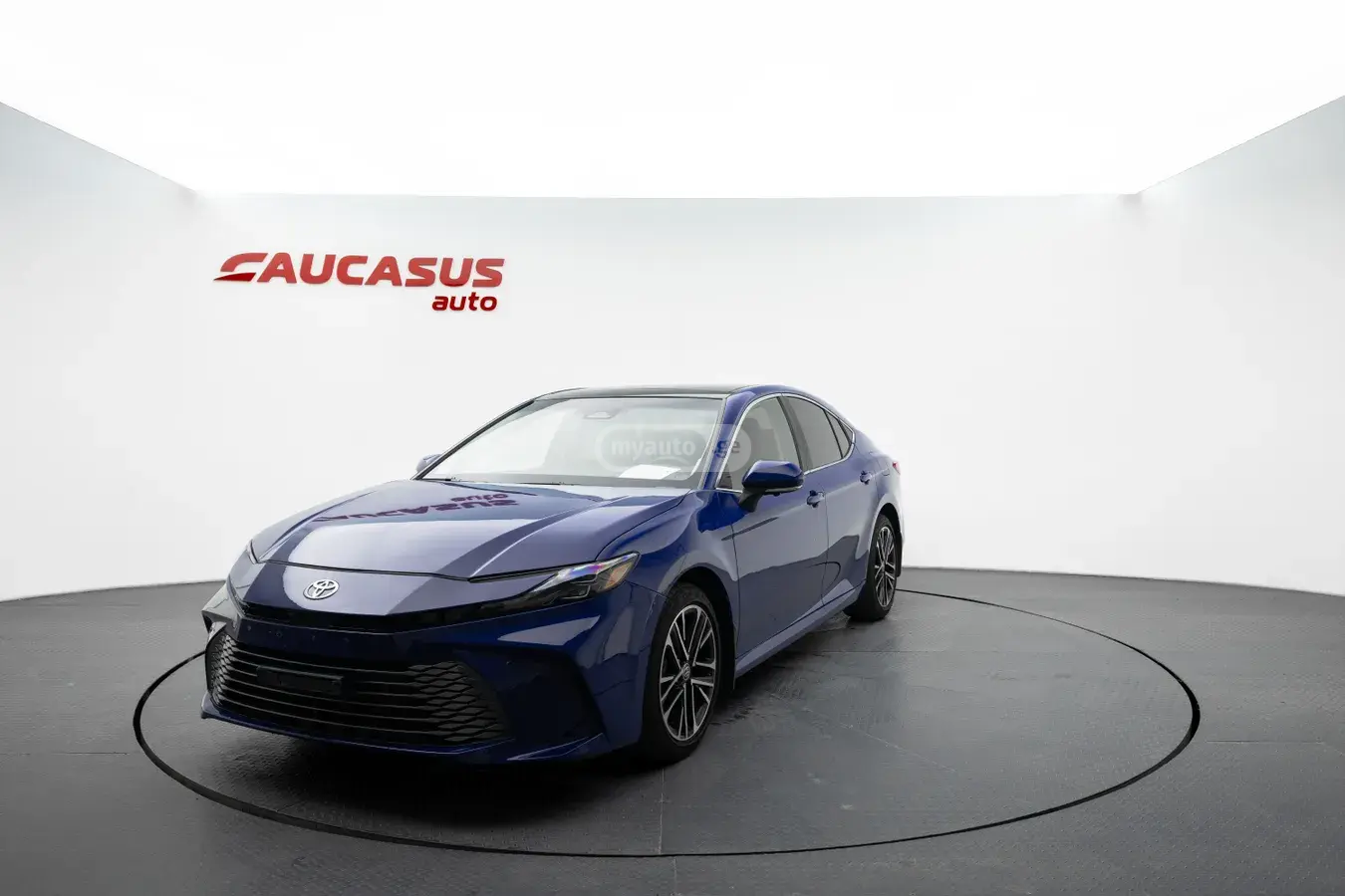 Toyota Camry 2025 — photo 2