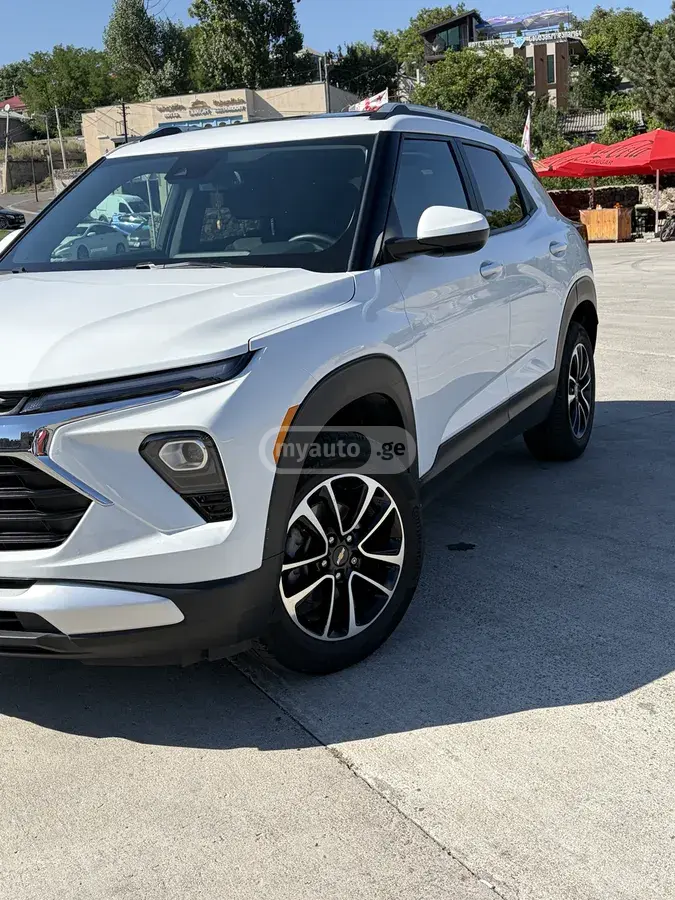 Chevrolet Trailblazer 2023 — photo 2