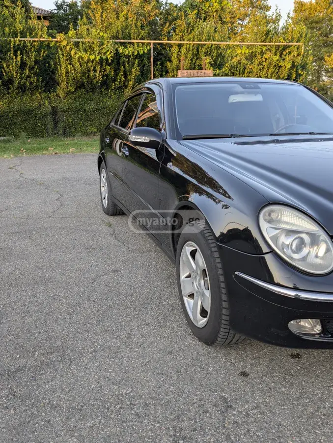 Mercedes-Benz E 320 2002 — photo 2