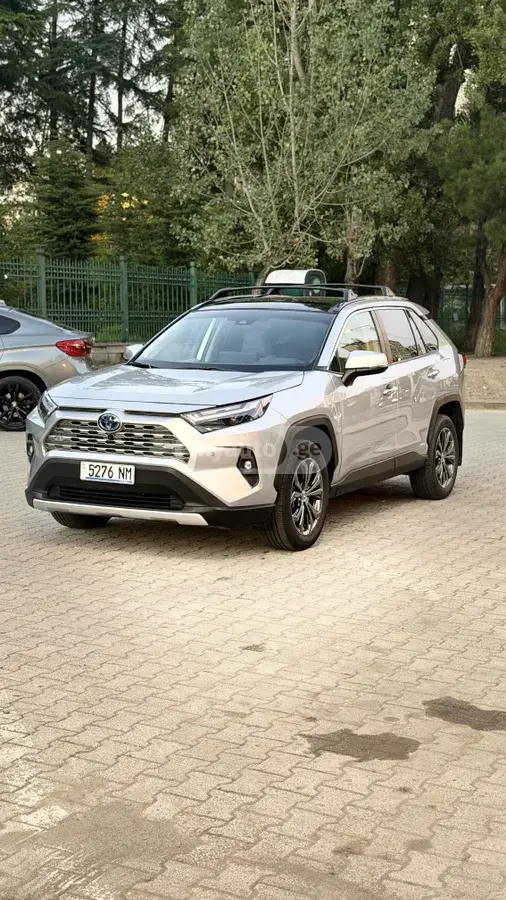 Toyota RAV4 2023 — photo 2