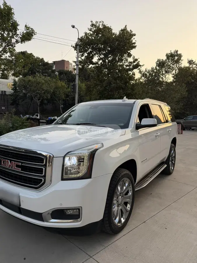 GMC Yukon 2017 — photo 2