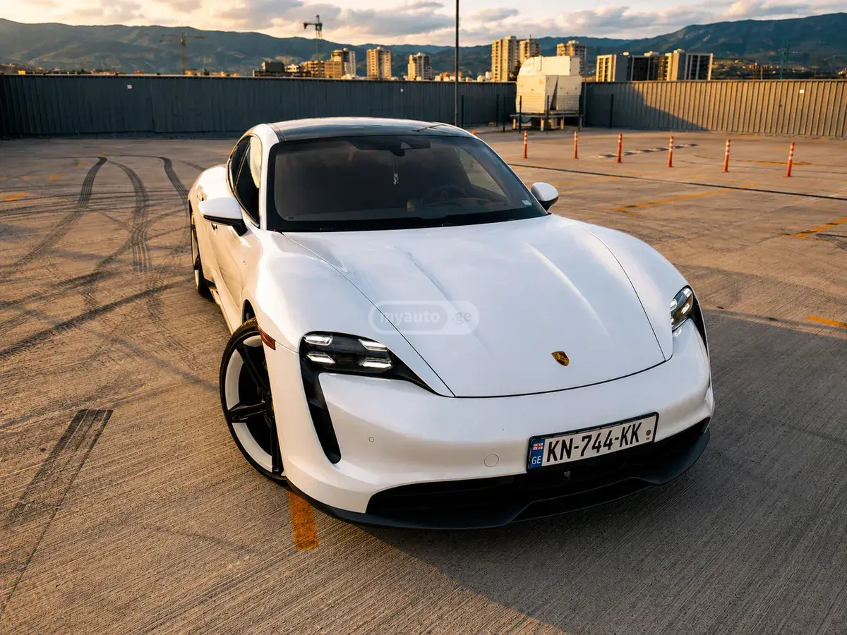 Porsche Taycan Turbo S 2022 — photo 2
