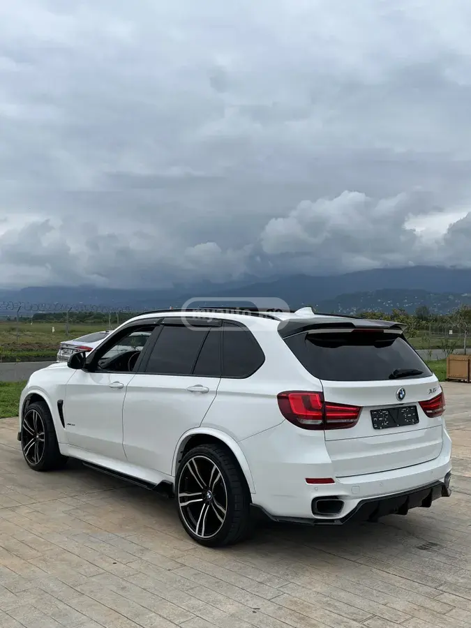 BMW X5 2016 — photo 2