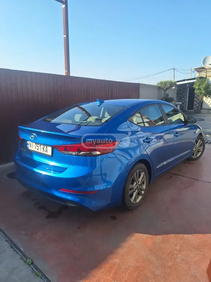 Hyundai Elantra