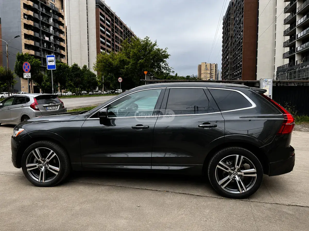 Volvo XC60 2021 — photo 2