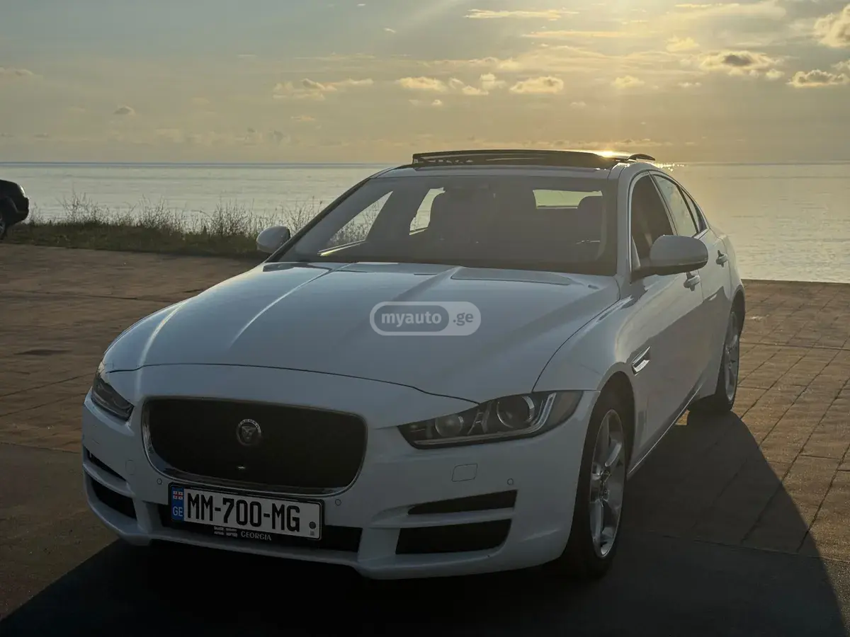 Jaguar XE