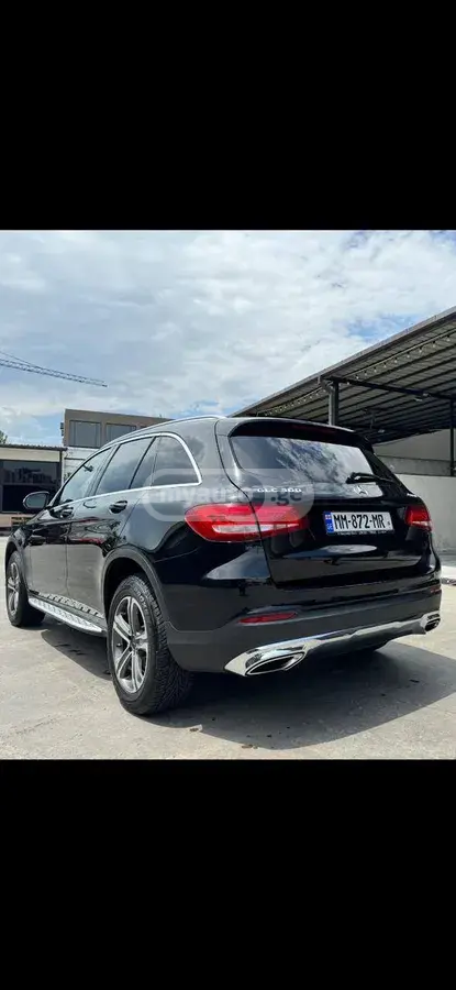Mercedes-Benz GLC 300 2015 — photo 2