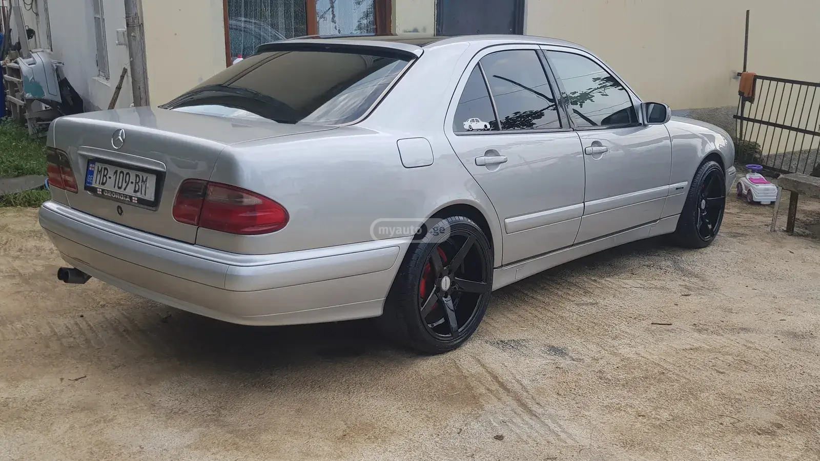 Mercedes-Benz E 220