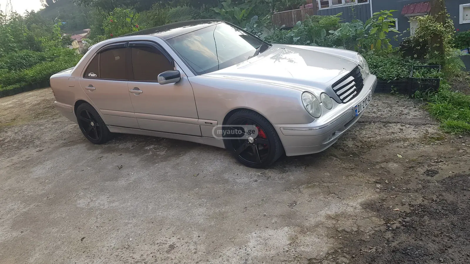 Mercedes-Benz E 220 2000 — photo 2