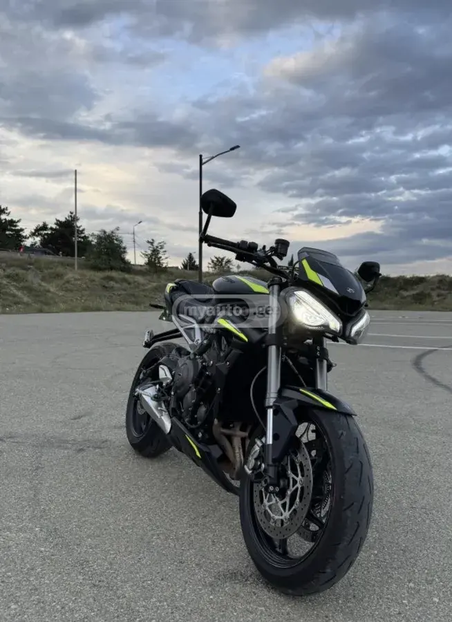 Triumph Street Triple