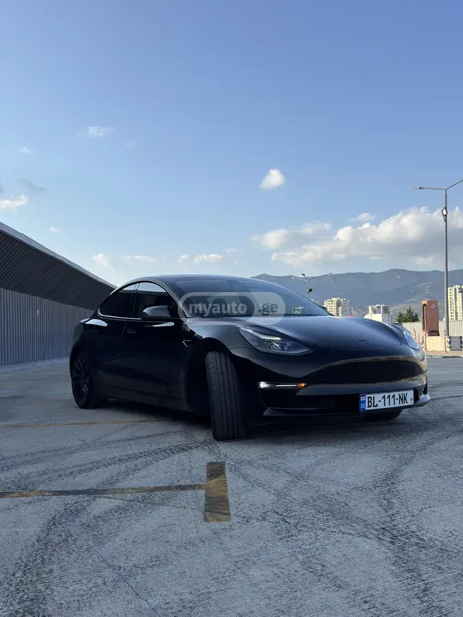 Tesla Model 3 2022 — photo 2