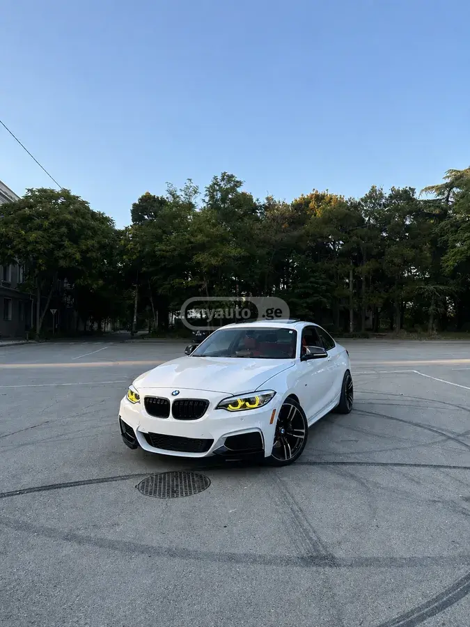 BMW M235